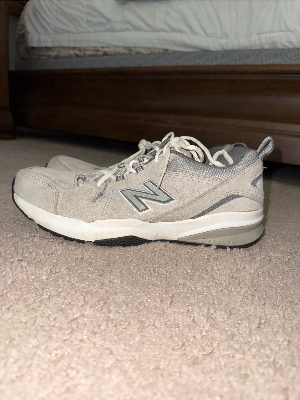 New Balance Men's Sneakers in Light Gray and White